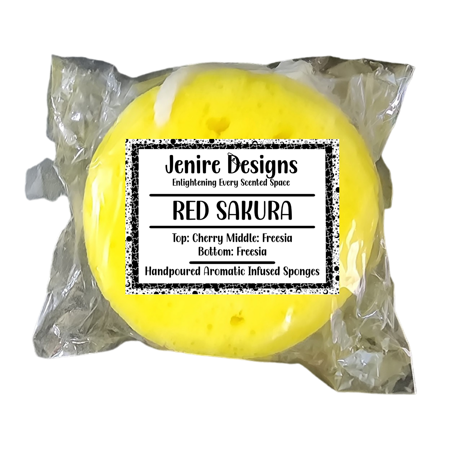 Immerse yourself in the tantalizing fusion of apple and pineapple top notes, a delicious heart of hibiscus and cyclamen, and a decadent base of coconut and caramelized sugar. Let the refreshing scents of peach, red fruits, and ozone envelop you in a luxurious bath, while the dewy green and jasmine undertones transport you to a tranquil paradise. Elevate your bathing ritual to new heights with this sensory experience!